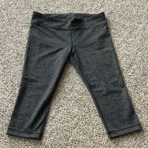 Under Armour Women’s Black Capri Leggings